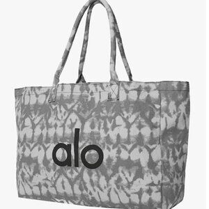 Alo yoga LIMITED EDITION SHOPPER TOTE